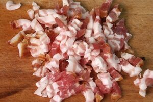 Курица запеченная в вине с айвой Курица запеченная в вине с айвой