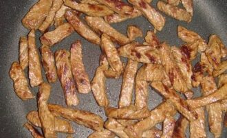 Говядина по-японски: рецепт с овощами и соусом Говядина по-японски: рецепт с овощами и соусом