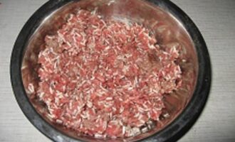 Арганак: Традиционное Блюдо из Курицы и Бараньего Фарша Арганак: Традиционное Блюдо из Курицы и Бараньего Фарша