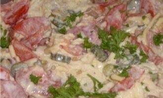 Классический салат из камбалы: пошаговый рецепт Классический салат из камбалы: пошаговый рецепт