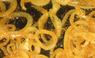 Печень по-берлински с яблоками и луком — классика немецкой кухни Печень по-берлински с яблоками и луком — классика немецкой кухни