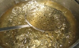 Домашние сахарные конфеты на палочке Домашние сахарные конфеты на палочке
