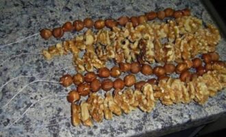 Как приготовить чурчхелу дома: пошаговое руководство Как приготовить чурчхелу дома: пошаговое руководство