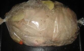 Утка с яблоками, запечённая в рукаве Утка с яблоками, запечённая в рукаве