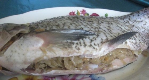 Лещ, запеченный с капустой Лещ, запеченный с капустой