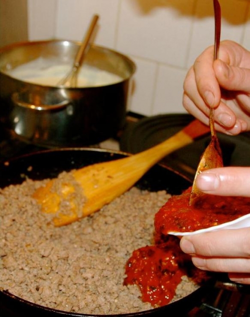 Лазанья с куриным фаршем классическая в духовке по-венециански Лазанья с куриным фаршем классическая в духовке по-венециански