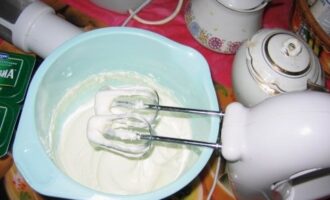Фруктовое парфе с персиками и клубникой Фруктовое парфе с персиками и клубникой