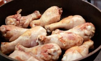 Курица в медовой глазури с горчицей и соевым соусом Курица в медовой глазури с горчицей и соевым соусом