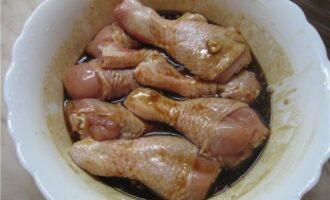 Курица в медовой глазури с горчицей и соевым соусом Курица в медовой глазури с горчицей и соевым соусом