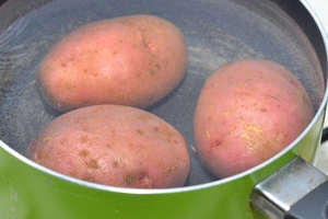 Салат картофельный с кальмаром Салат картофельный с кальмаром