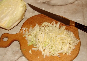 Салат капустный с колбасой Салат капустный с колбасой