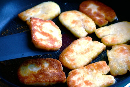 Халлуми с лимонным соусом и каперсами Халлуми с лимонным соусом и каперсами