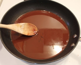 Твердый шоколад из какао порошка с орехами и кокосовой стружкой Твердый шоколад из какао порошка с орехами и кокосовой стружкой