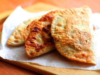 Крымские (печеные) чебуреки Крымские (печеные) чебуреки