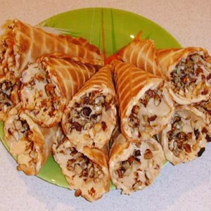 Вафельные трубочки с джемом Вафельные трубочки с джемом