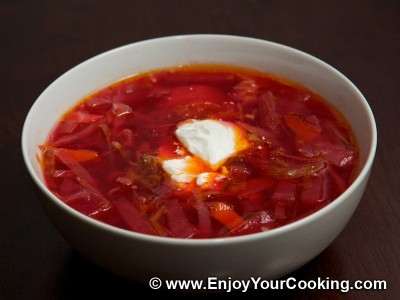 Красный борщ с курицей и белокочанной капустой Красный борщ с курицей и белокочанной капустой