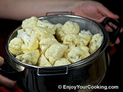 Курица тушеная с цветной капустой и помидорами Курица тушеная с цветной капустой и помидорами