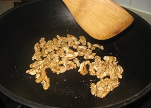 Манник с грецкими орехами Манник с грецкими орехами