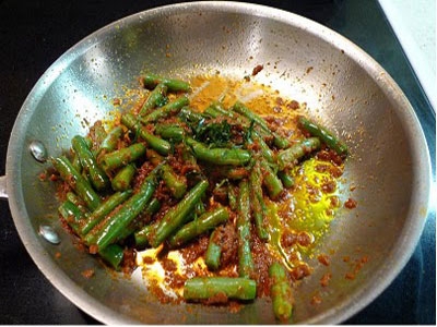 Жареный осьминог со стручковой фасолью Жареный осьминог со стручковой фасолью