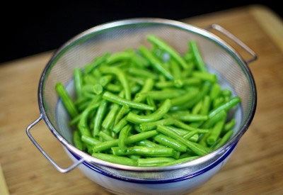 Салат на скорую руку из яиц и стручковой фасоли Салат на скорую руку из яиц и стручковой фасоли