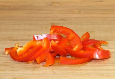 Салат на скорую руку из свежих овощей и ветчины Салат на скорую руку из свежих овощей и ветчины