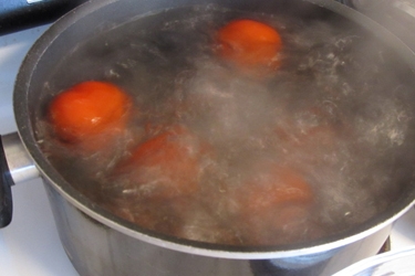 Закусочные рулетики с говядиной и орехами Закусочные рулетики с говядиной и орехами