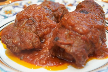 Закусочные рулетики с говядиной и орехами Закусочные рулетики с говядиной и орехами