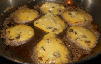 Оладьи с изюмом Оладьи с изюмом
