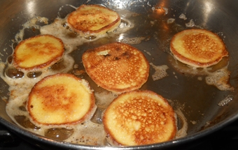 Оладьи с изюмом Оладьи с изюмом