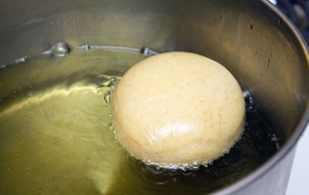 Пончики с вареной сгущенкой Пончики с вареной сгущенкой