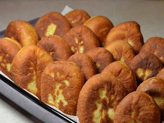 Жареные пирожки с капустой Жареные пирожки с капустой
