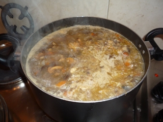 Суп с грибами и квашеной капустой Суп с грибами и квашеной капустой