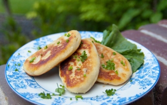 Пирожки из картофеля с луком Пирожки из картофеля с луком