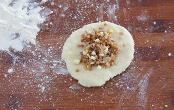 Пирожки из картофеля с луком Пирожки из картофеля с луком