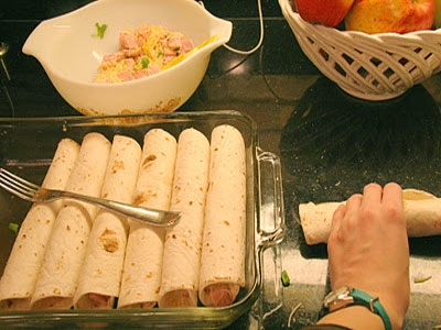 Рулетики из лаваша с ветчиной, курицей и сыром Рулетики из лаваша с ветчиной, курицей и сыром