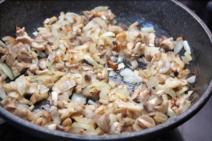 Горшочки с куриным фаршем и грибами Горшочки с куриным фаршем и грибами
