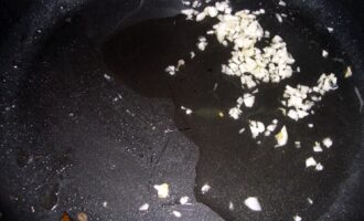 Хлеб с чесноком и оливками Хлеб с чесноком и оливками