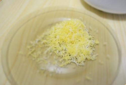 Запеченная форель целиком с лимоном Запеченная форель целиком с лимоном