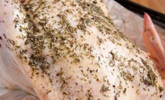 Курица в духовке с яблоками Курица в духовке с яблоками