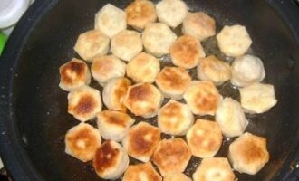 Жареные пельмени домашние Жареные пельмени домашние
