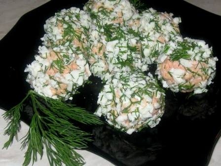 Закуска из форели «Капитанская» — паштет с яйцом, чесноком и зеленью Закуска из форели «Капитанская» — паштет с яйцом, чесноком и зеленью