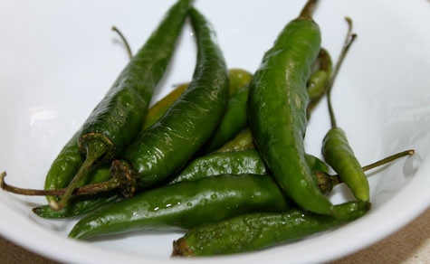 Маринованная курица в остром соусе с кокосовой подливой Маринованная курица в остром соусе с кокосовой подливой