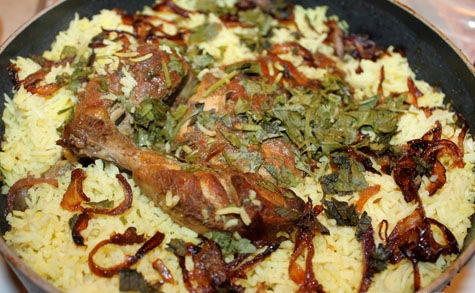 Маринованная курица с рисом бирьяни Маринованная курица с рисом бирьяни