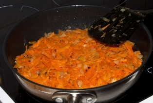 Мясной рулет из фарша с макаронами Мясной рулет из фарша с макаронами