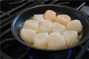 Морской гребешок, запеченный под сыром Морской гребешок, запеченный под сыром