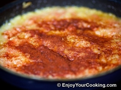 Курица тушеная с цветной капустой и помидорами Курица тушеная с цветной капустой и помидорами