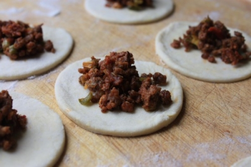 Пирожки с мясом из готового теста Пирожки с мясом из готового теста