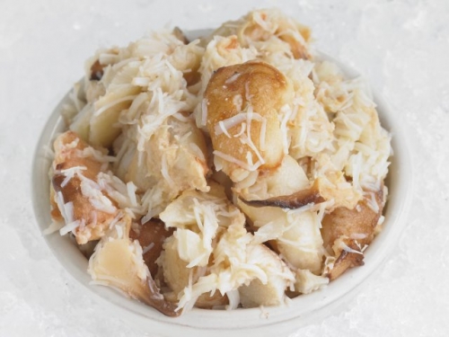 Cалат с крабовым мясом и сухариками Cалат с крабовым мясом и сухариками