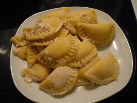 Равиоли с козьим сыром и зеленью Равиоли с козьим сыром и зеленью