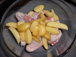 Куриные крылышки с картошкой Куриные крылышки с картошкой